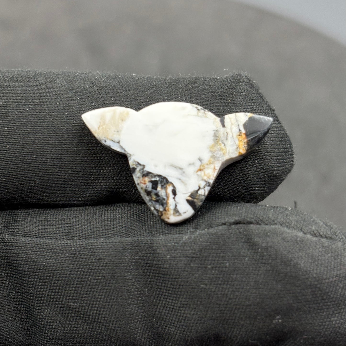 Kingman White Buffalo Turquoise - Loose Cab - Cow Head