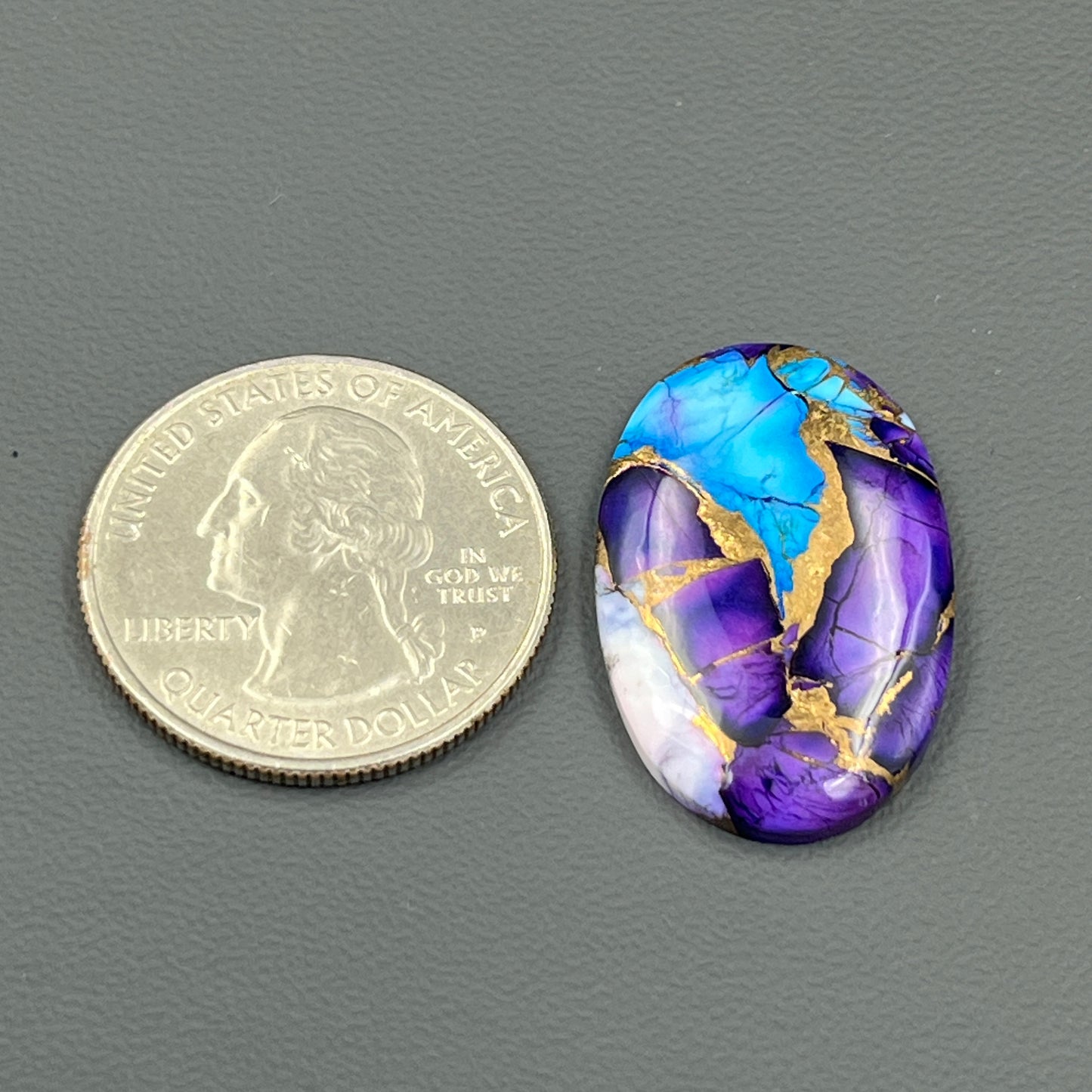 Kingman Purple & Ice Blue Dahlia - Loose Cab - Oval
