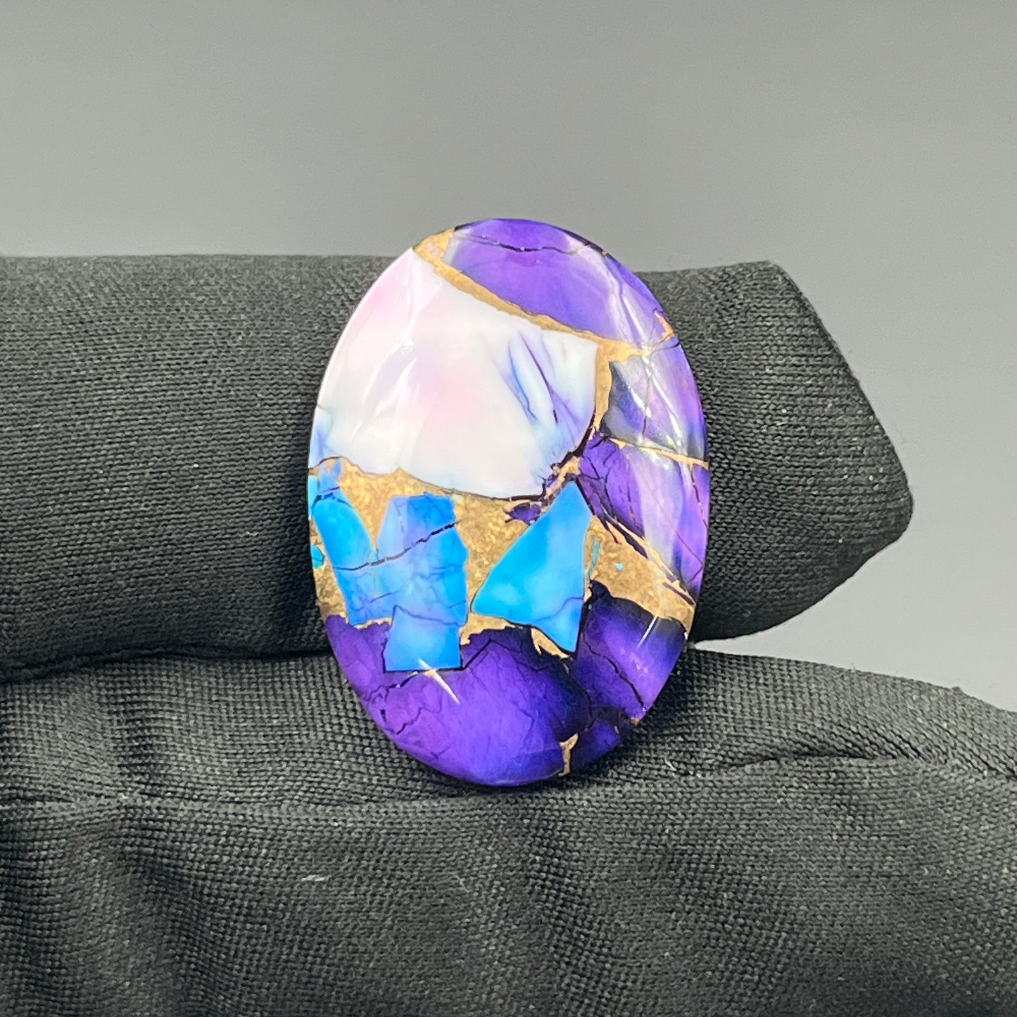 Kingman Purple & Ice Blue Dahlia - Loose Cab - Oval