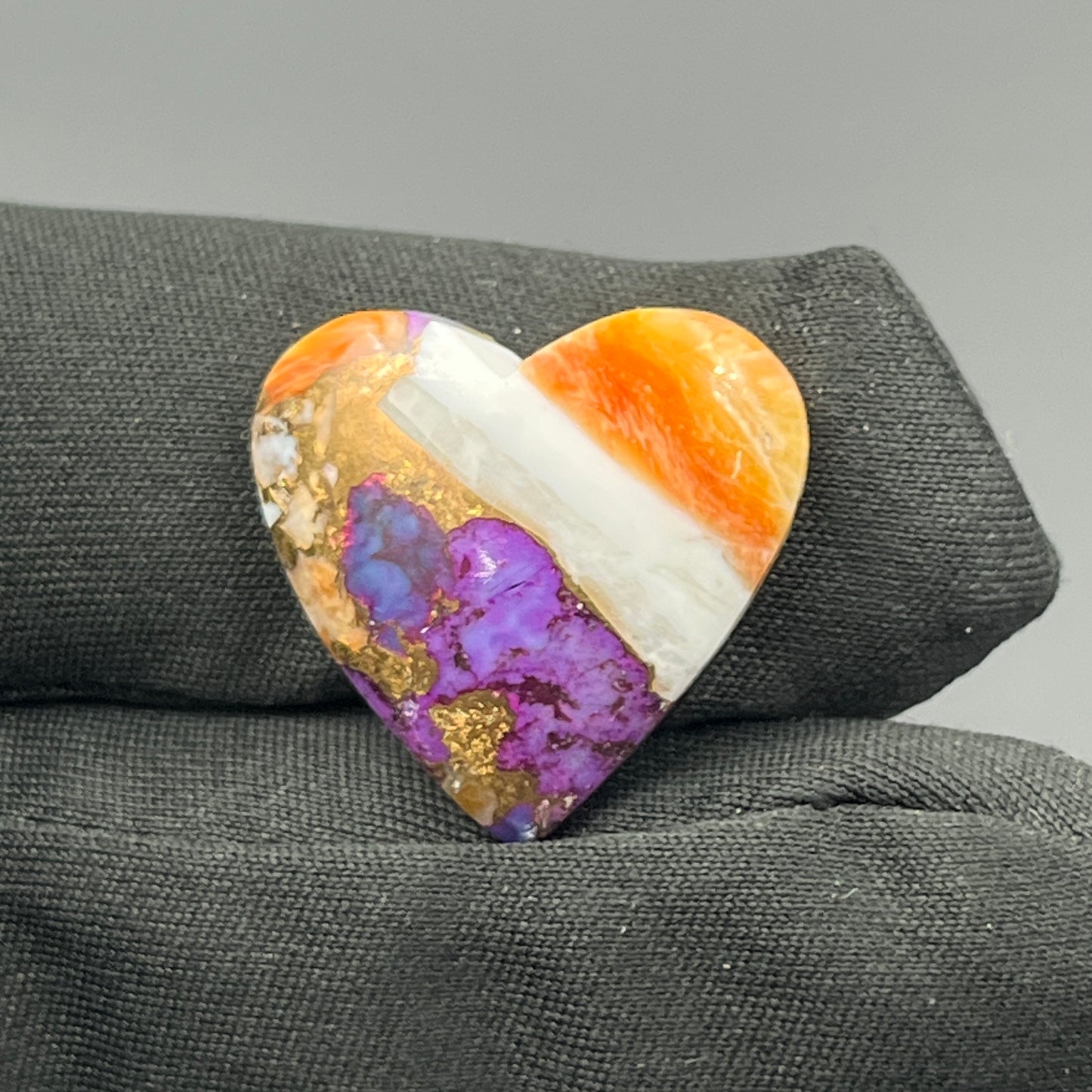 Kingman Purple Oyster Mohave - Loose Cab - Heart