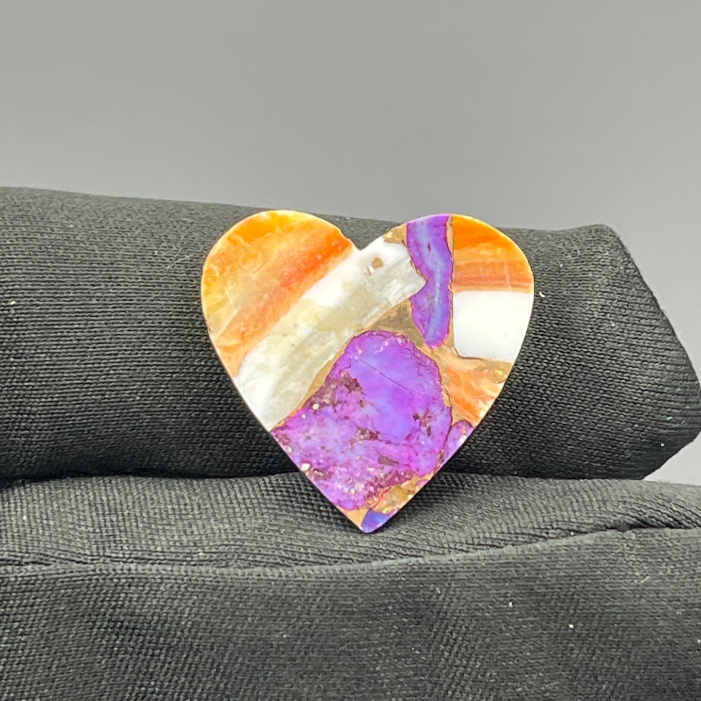 Kingman Purple Oyster Mohave - Loose Cab - Heart