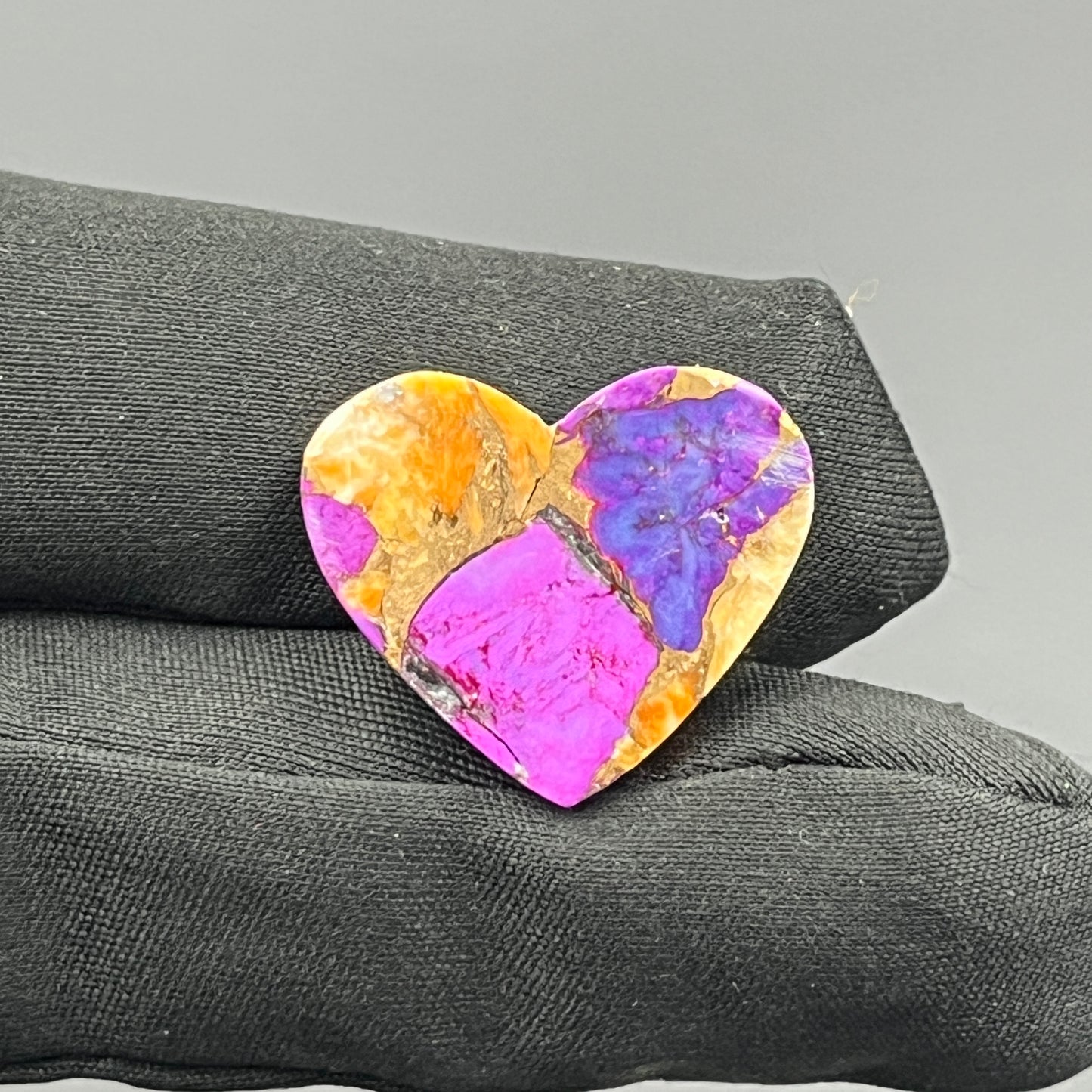 Kingman Purple Oyster Mohave - Loose Cab - Heart