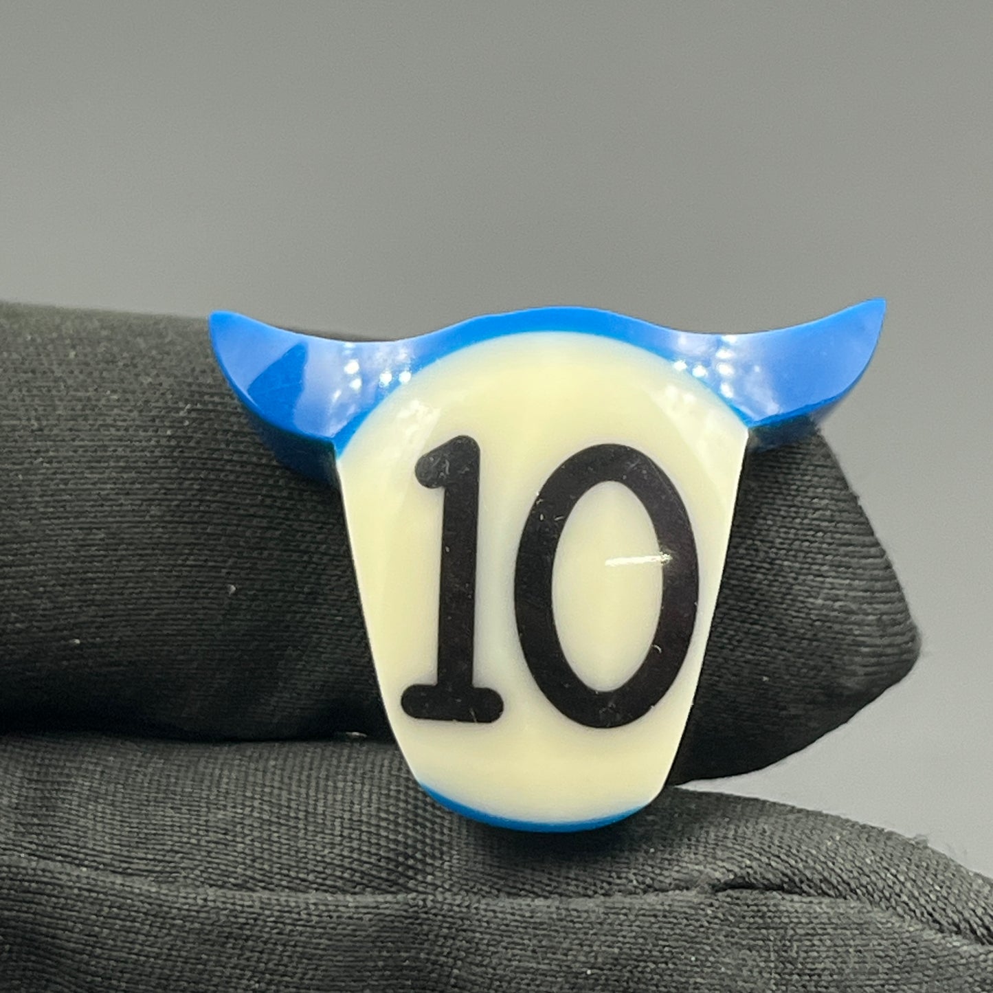 Billiards Cabochon - Bull - 10