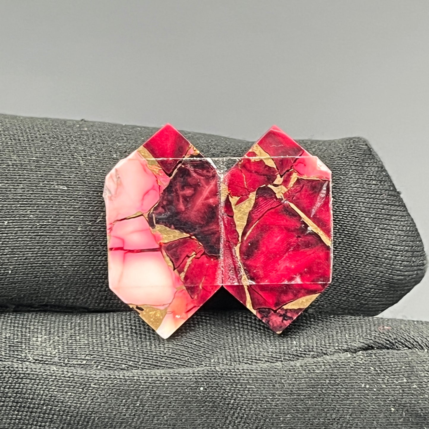 Kingman Red Rose Dahlia - Matching Pairs - Hexagon