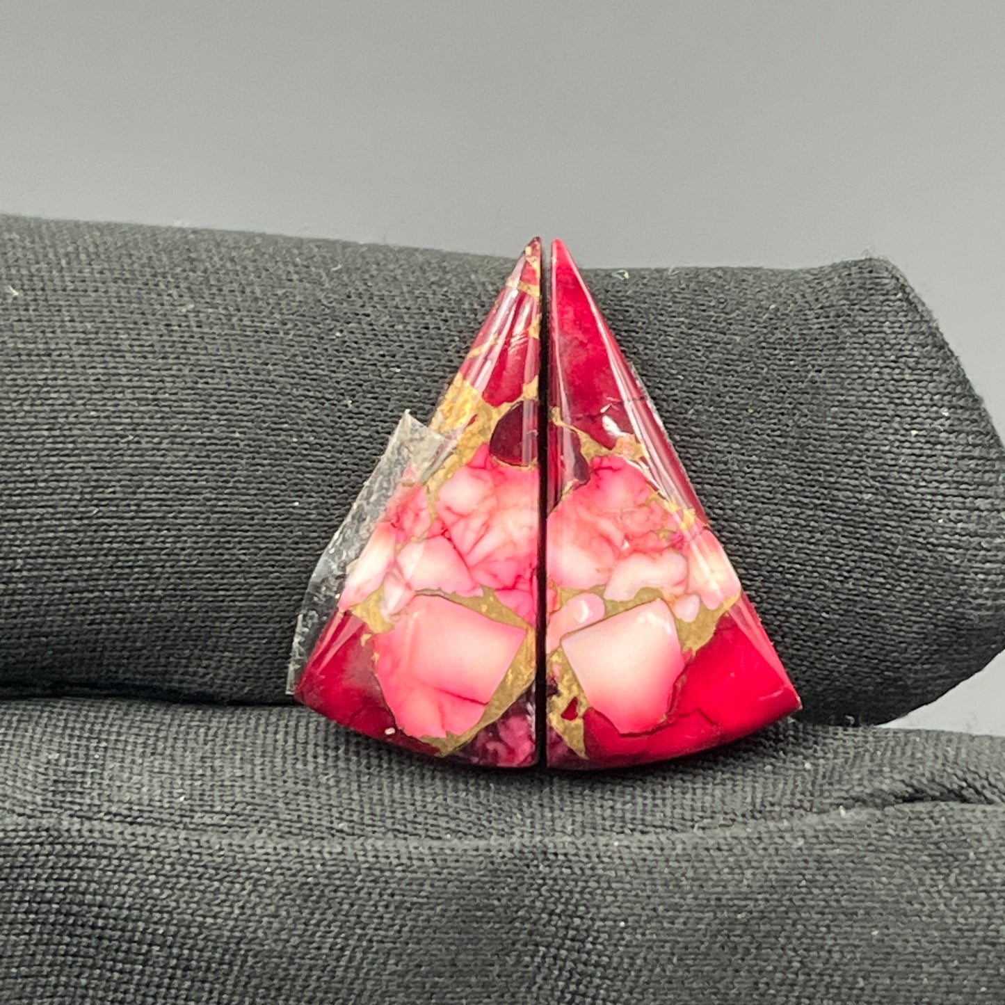 Kingman Red Rose Dahlia - Matching Pairs - Triangle
