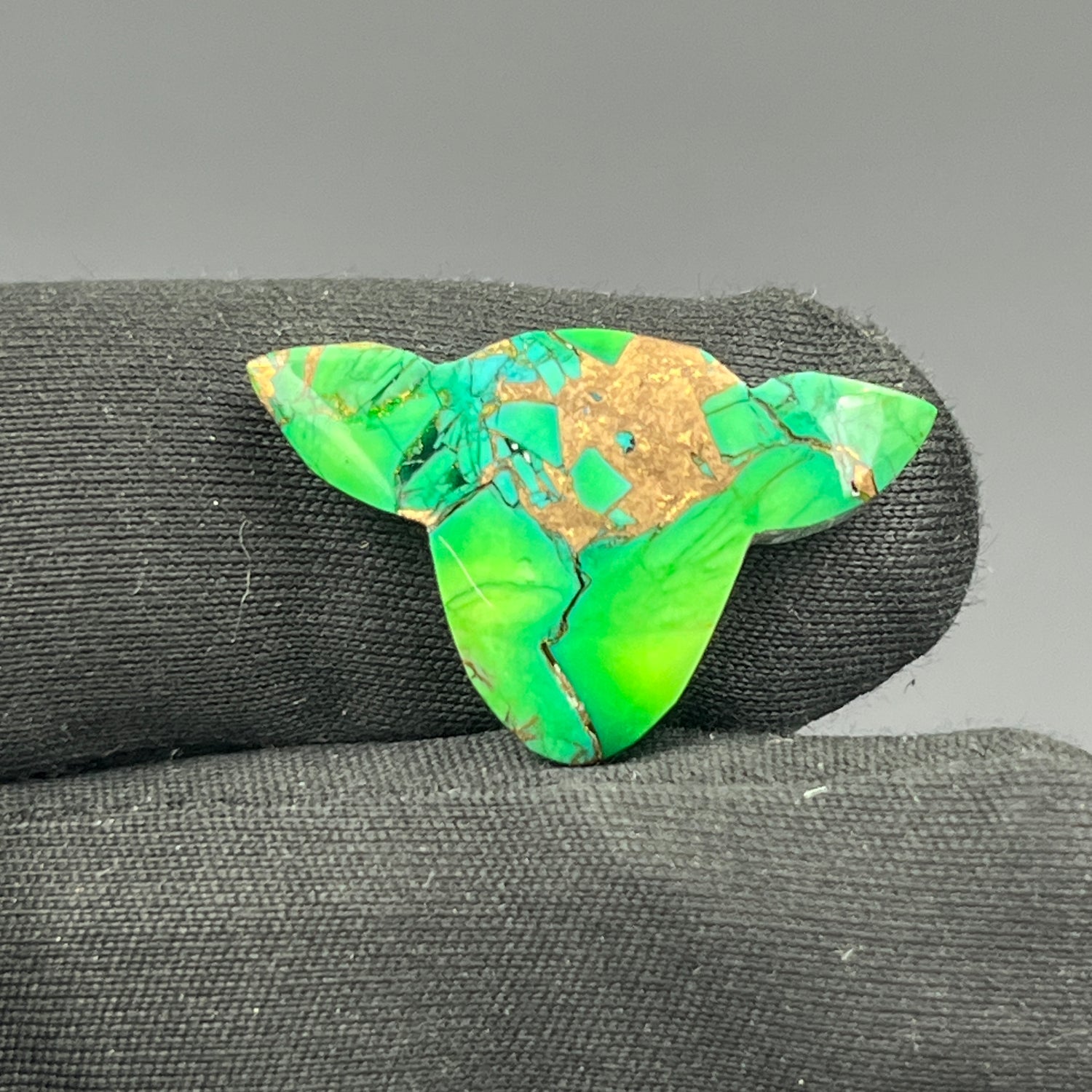 Kingman Forest Green Dahlia - Loose Cab - Cow Head