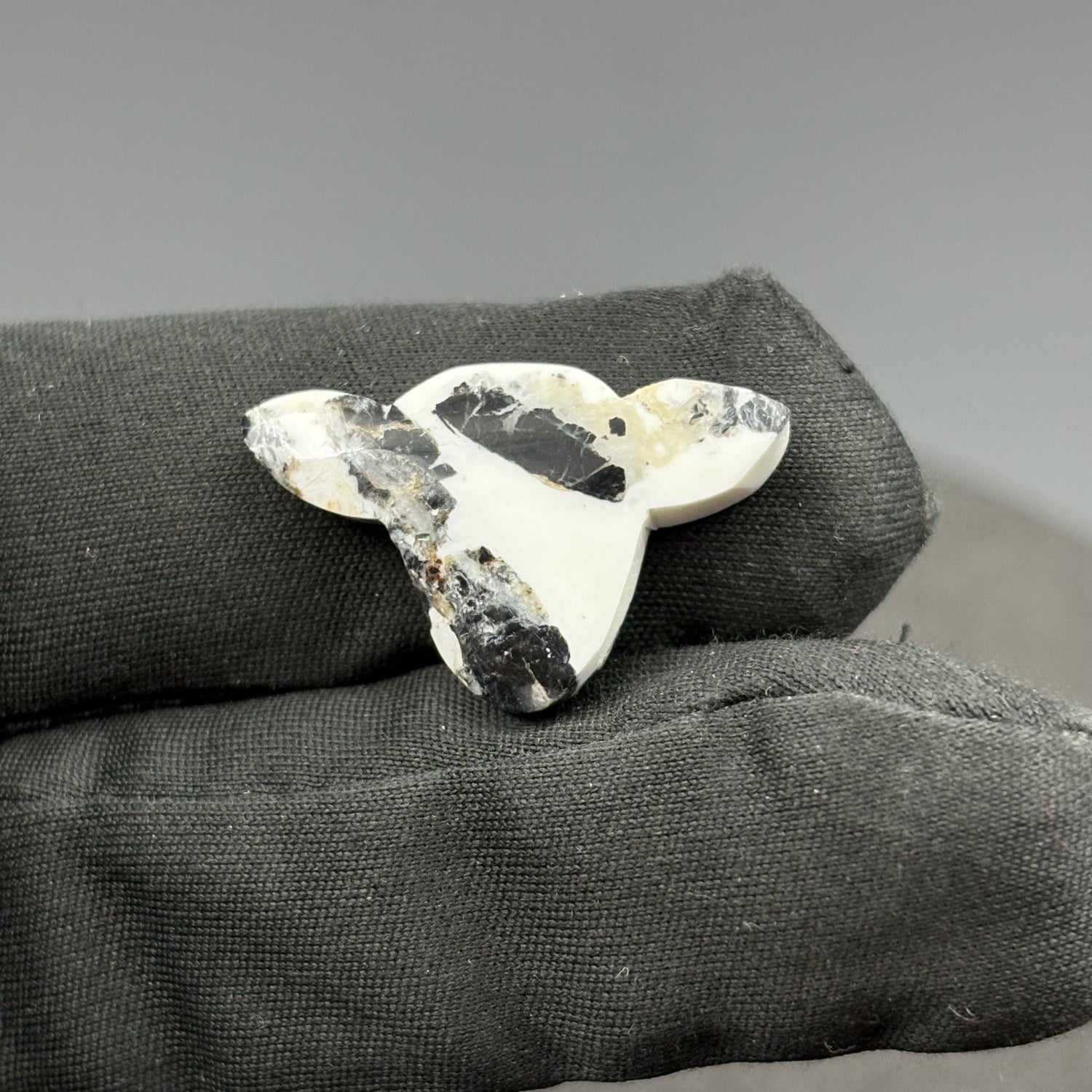 Kingman White Buffalo Turquoise - Loose Cab - Cow Head
