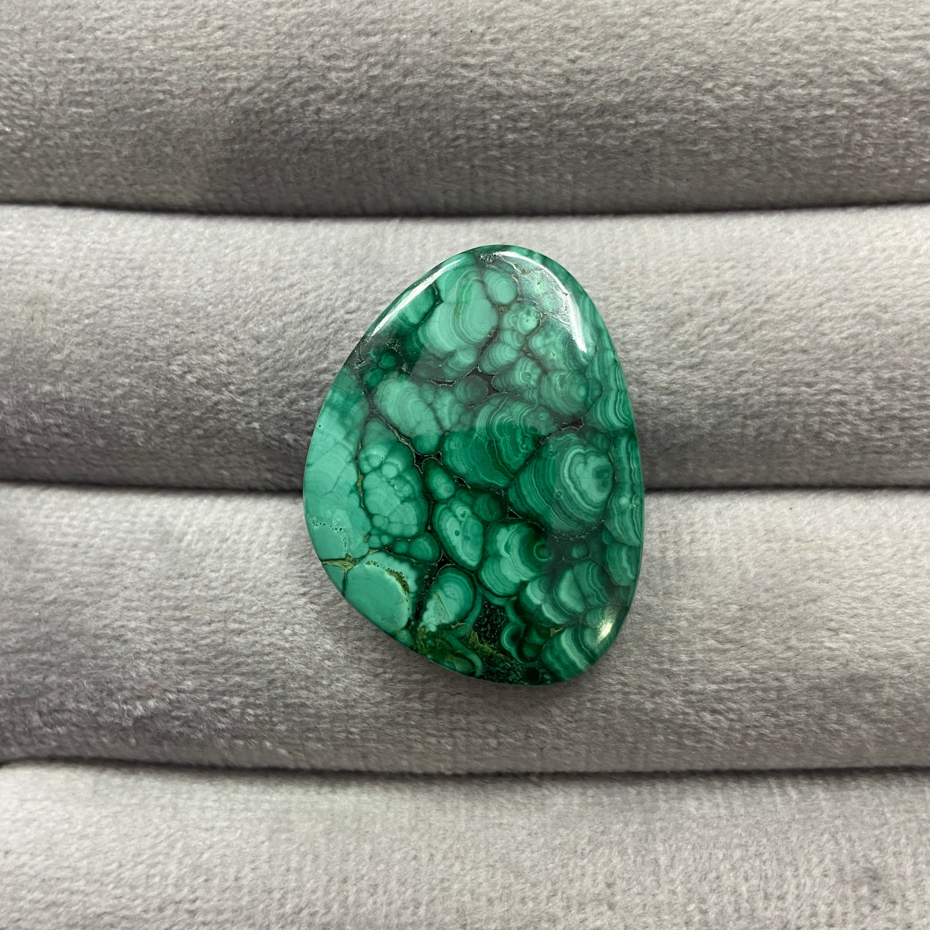 Rare Malachite cabochon,Gemstone jewelry,100%Natural Malachite,loose stone semi precious,Malachite handmade outlet cabochons: 61 Cts. (30X30 M)