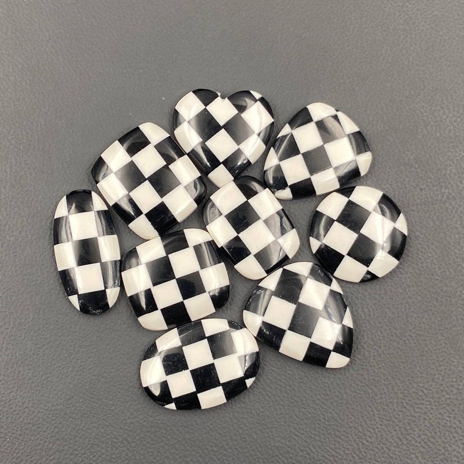 Black & White Checker - Loose Cab Wholesale Lot - 09 Pcs