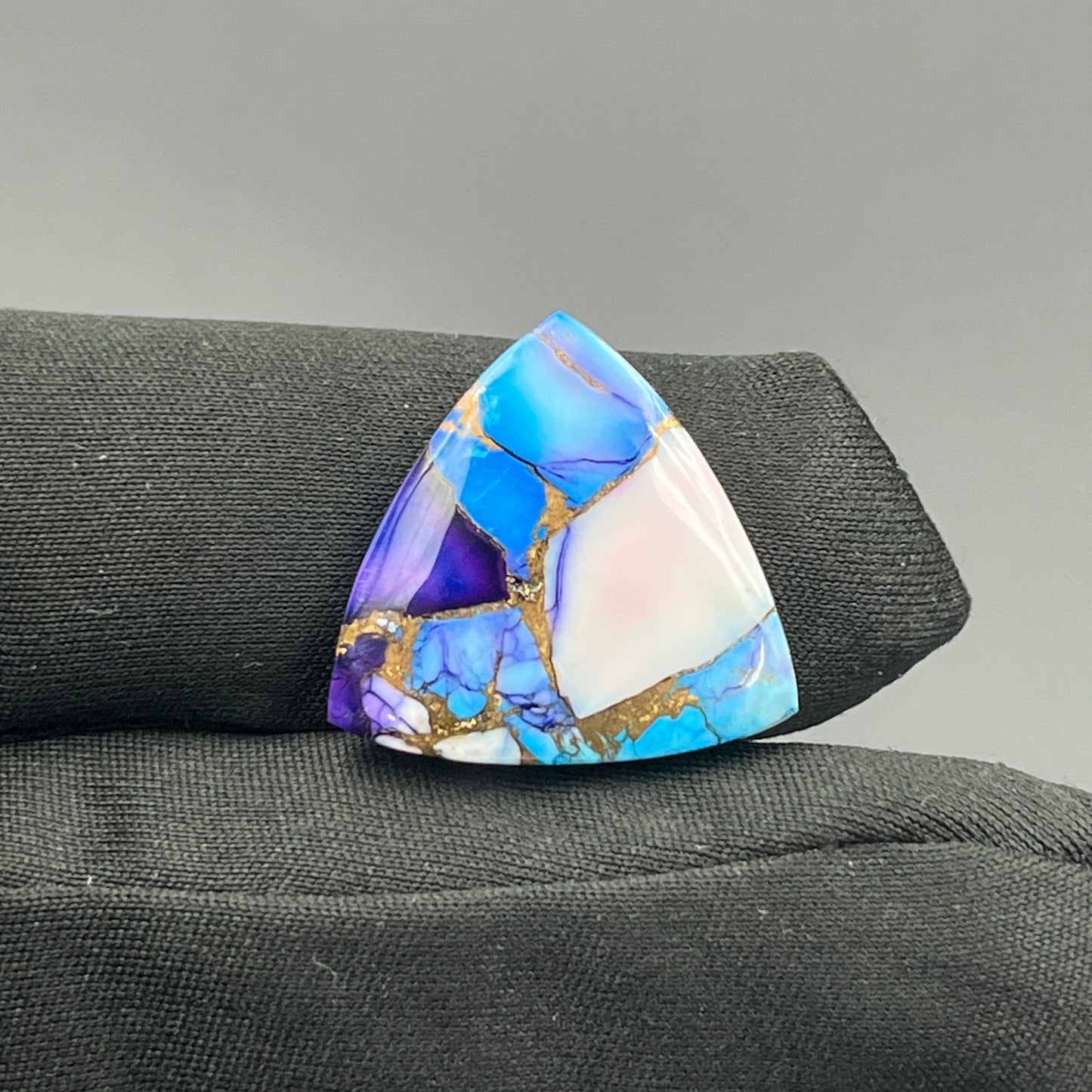 Kingman Purple & Ice Blue Dahlia  - Loose Cab - Trillion