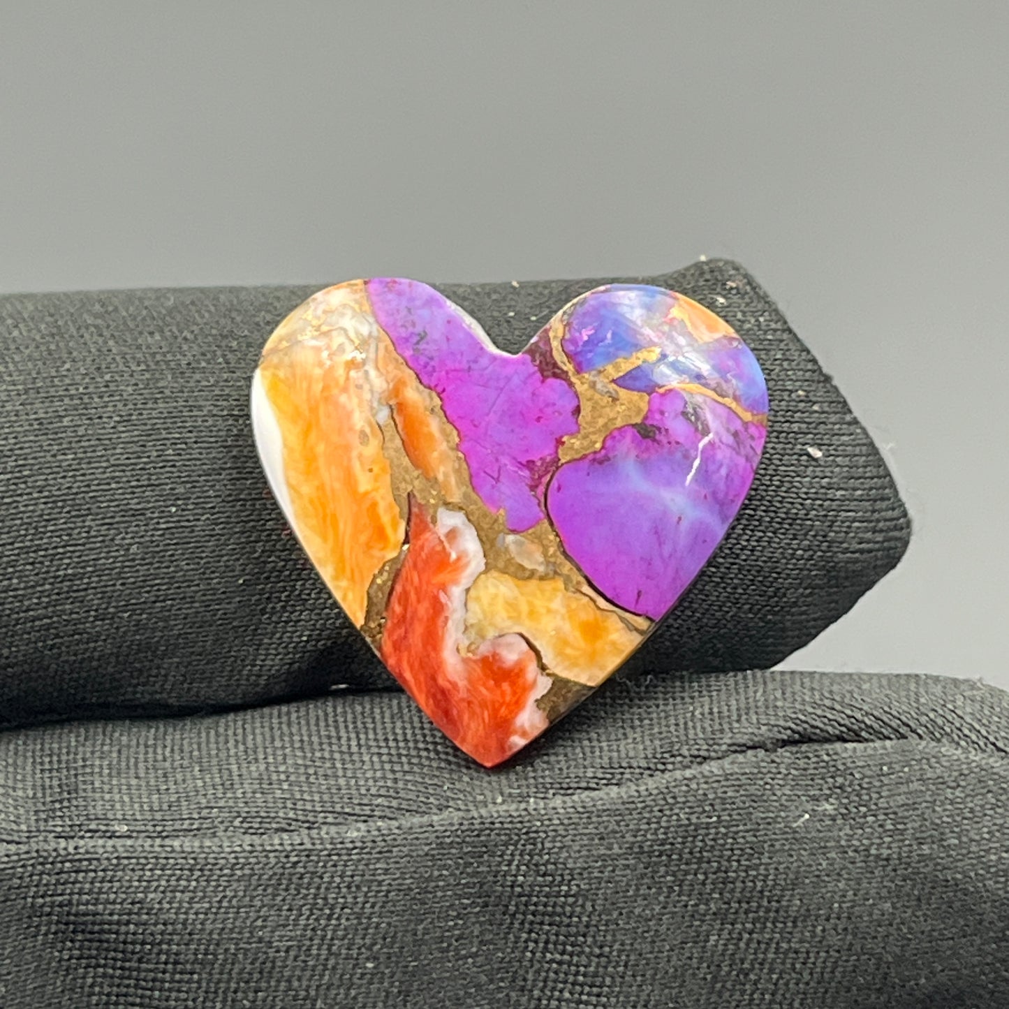 Kingman Purple Oyster Mohave - Loose Cab - Heart