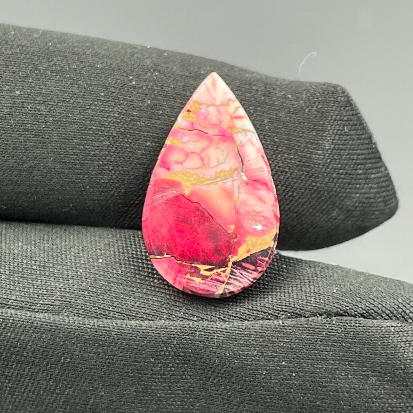 Kingman Red Rose Dahlia - Loose Cab -  Teardrop