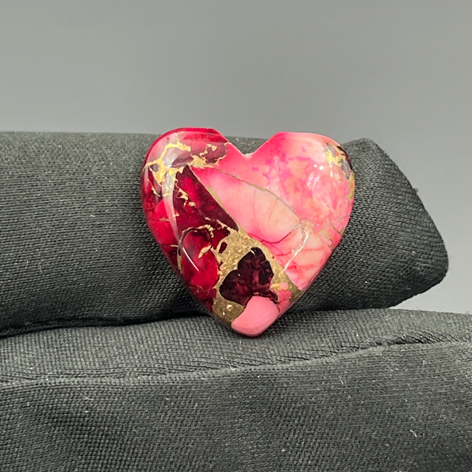 Kingman Red Rose Dahlia - Loose Cab -  Heart