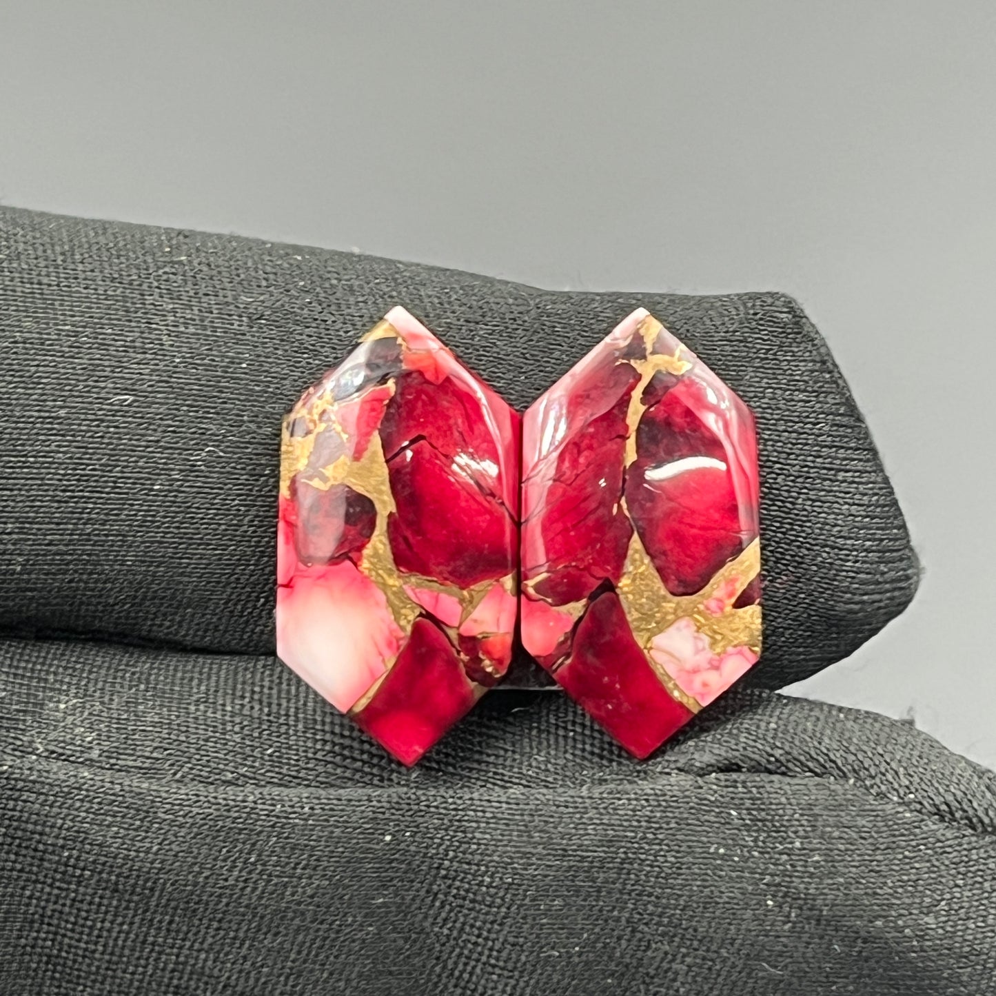 Kingman Red Rose Dahlia - Matching Pairs - Hexagon