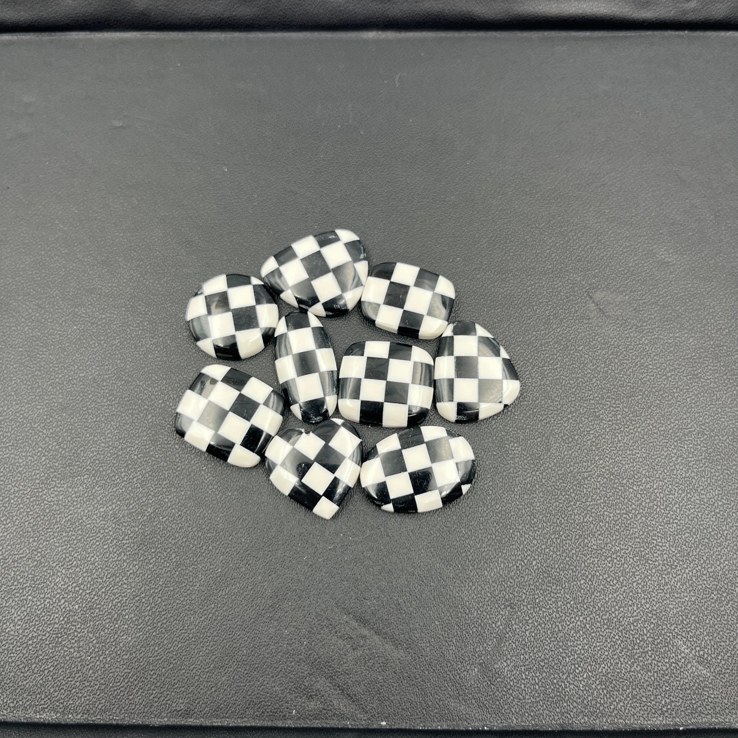 Black & White Checker - Loose Cab Wholesale Lot - 09 Pcs